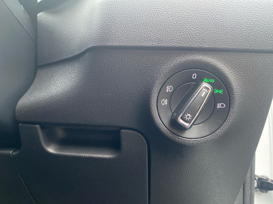 2019 Skoda Karoq - image 20