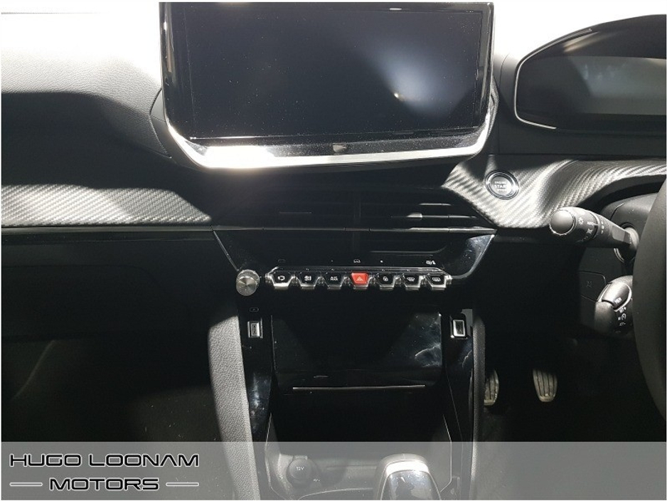 2025 Peugeot 2008 - image 12