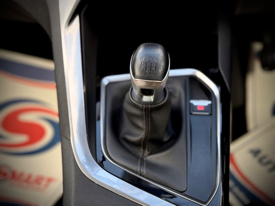 2019 Peugeot 3008 - image 17