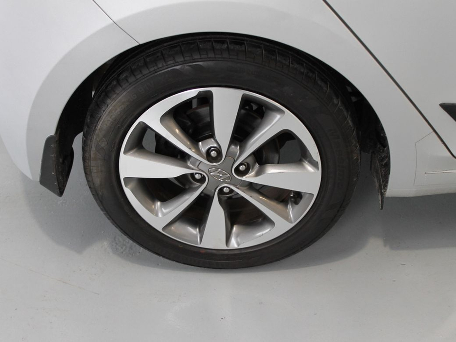 2015 Hyundai i20 - image 27