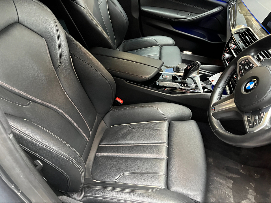 2019 BMW 5 Series - image 13