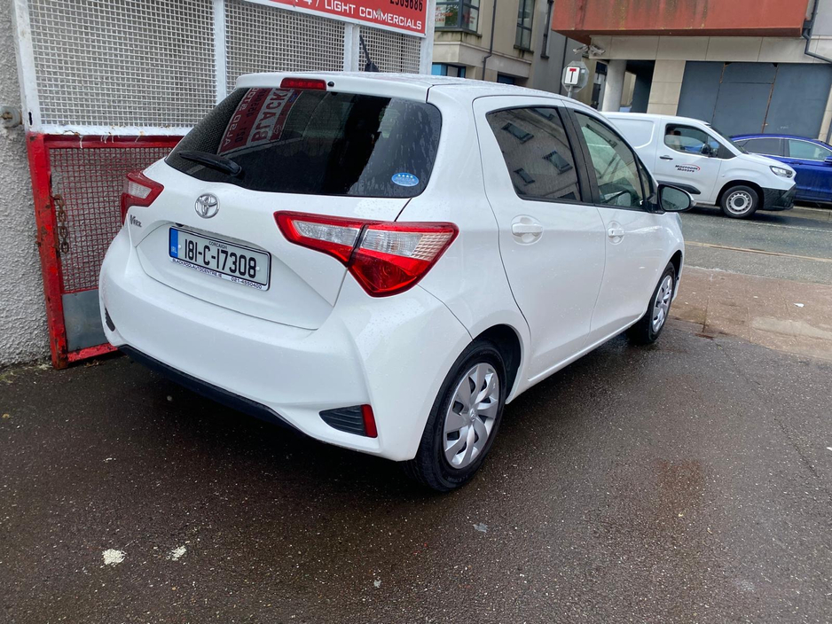 2018 Toyota Vitz - image 3