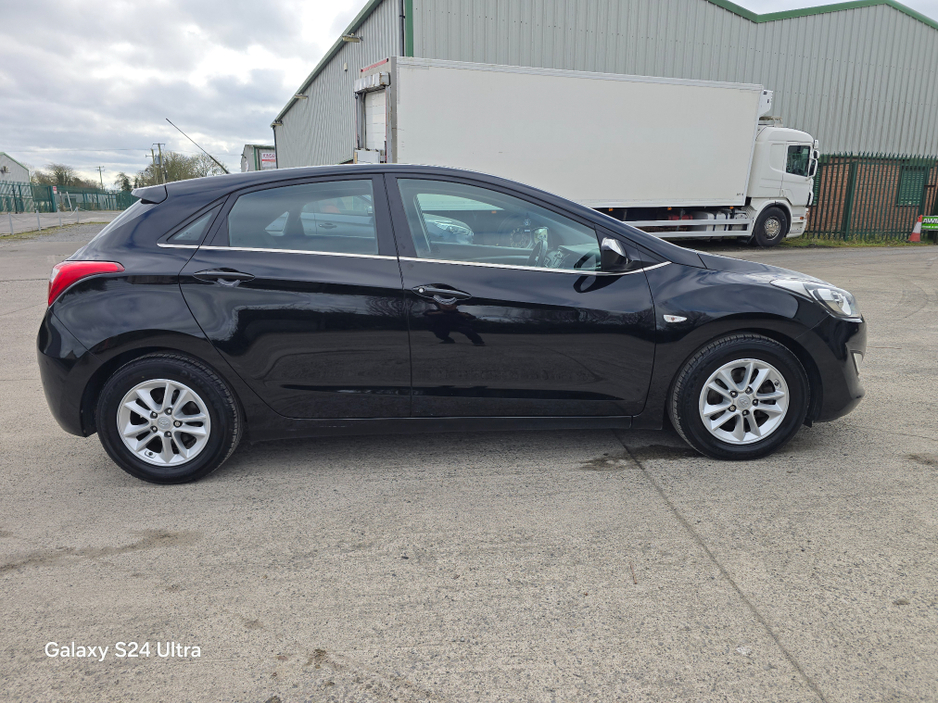 2016 Hyundai i30 - image 10