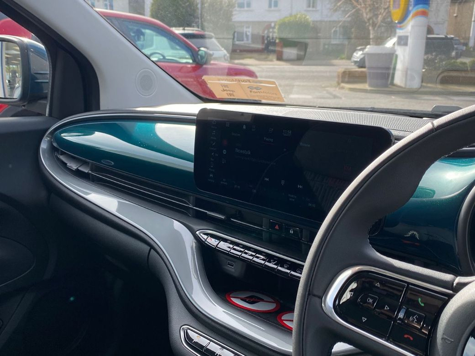 2025 Fiat 500e - image 19