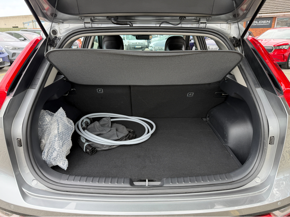 2023 Kia Niro - image 24