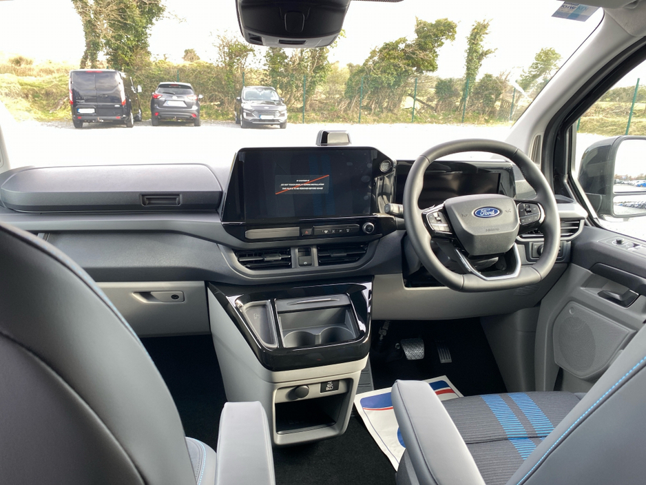 2026 Ford Transit Custom - image 14