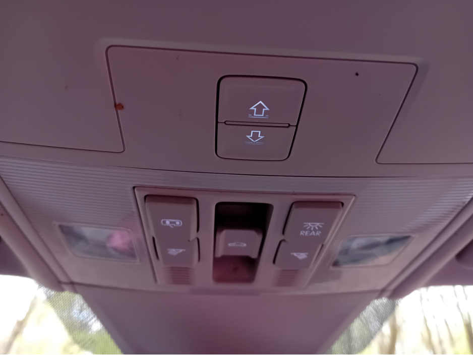 2018 Volkswagen Tiguan - image 36