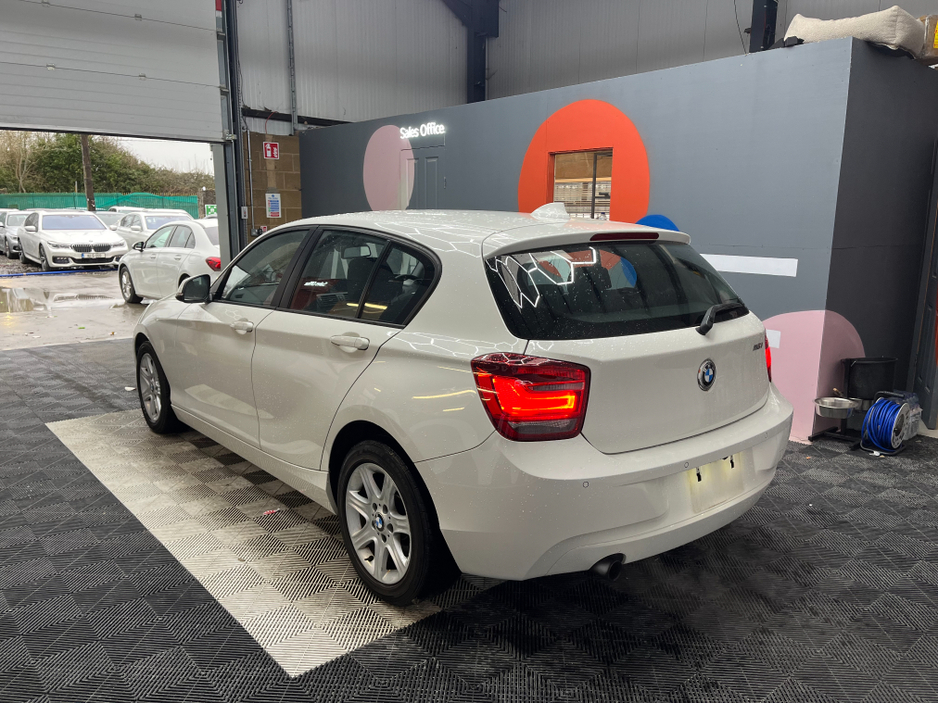 2015 BMW 1 Series 2015 BMW 116I 1.6 AUTOMATIC / CRUISE CONTROL / REVERSE CAMERA AND MORE
