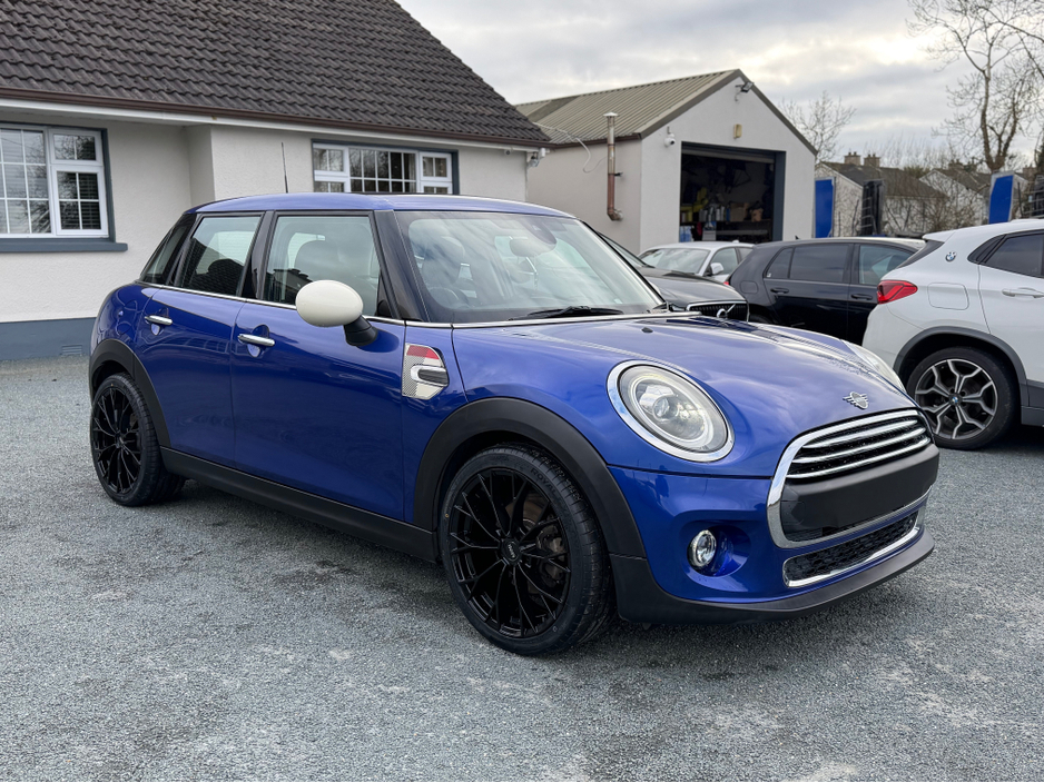 2019 MINI Hatch - image 3