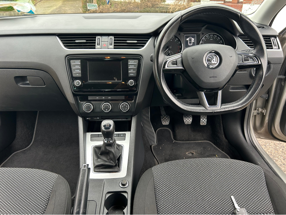 2015 Skoda Octavia AMBITION 1.6 TDI 105HP €8,995