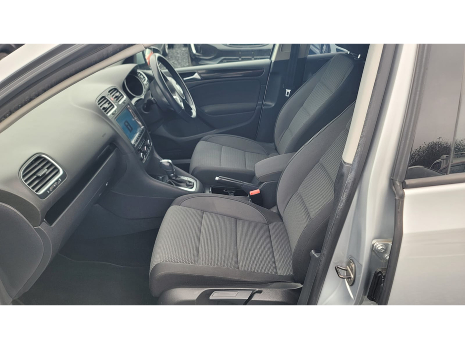 2012 Volkswagen Golf - image 11