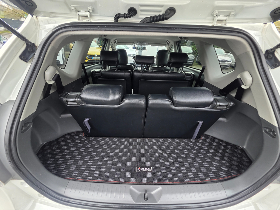 2014 Toyota Prius Alpha (7 Seater) - SELF CHARGING HYBRID -ALLOYS - REVERSE CAMERA - SIMI DEALER - LOW ROAD TAX BAND €14,450