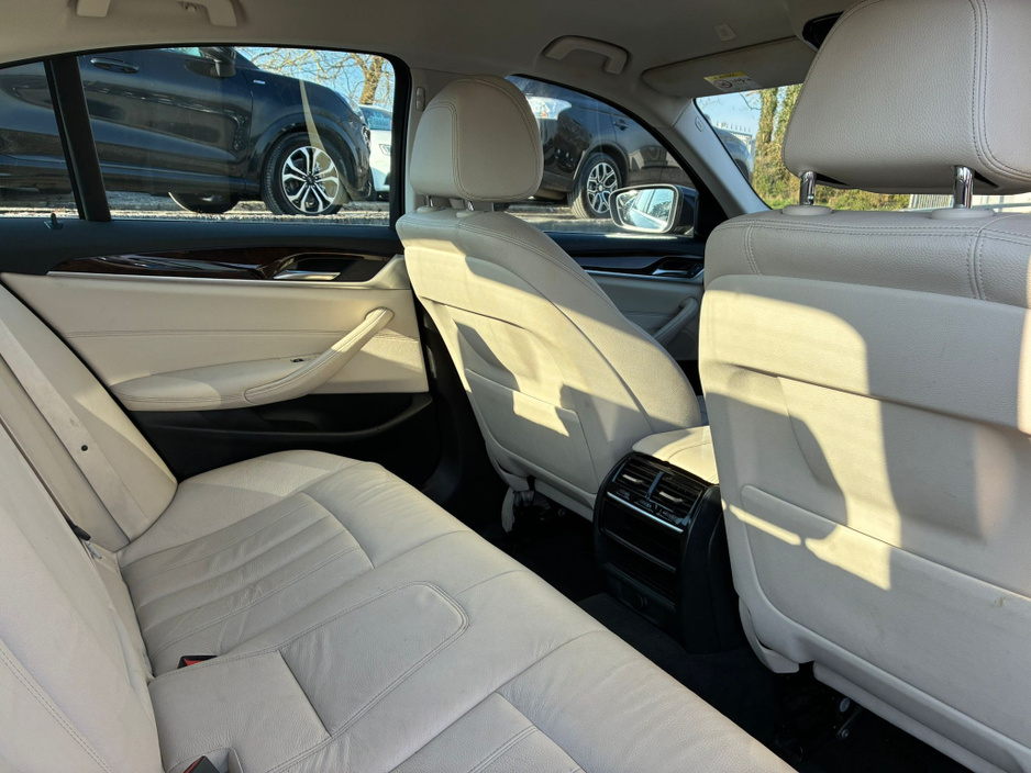 2017 BMW 5 Series - image 6