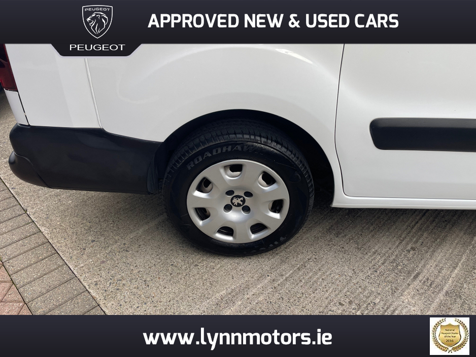 2017 Peugeot Partner - image 8