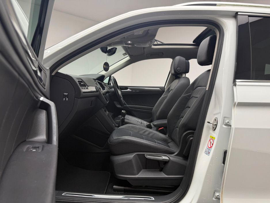 2020 Volkswagen Tiguan Allspace R-LINE 2.0TDI 150HP 7 SEATER *PAN ROOF* €32,990