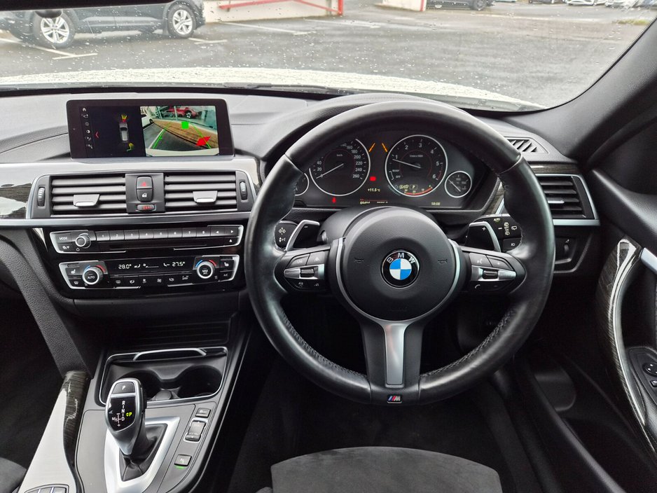 2018 BMW 3 Series - image 14