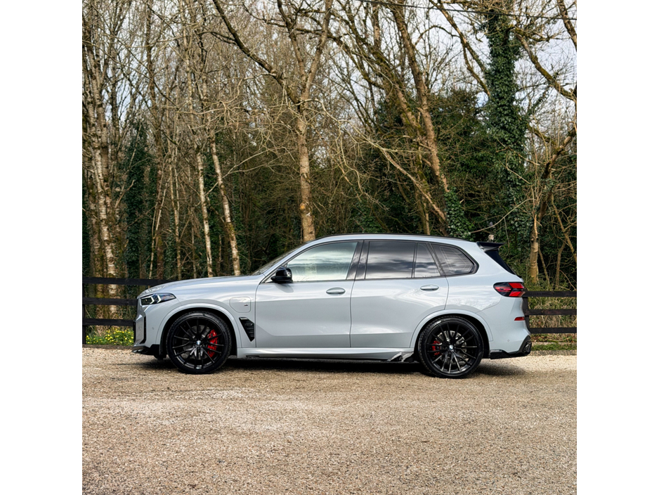 2023 BMW X5 - image 3