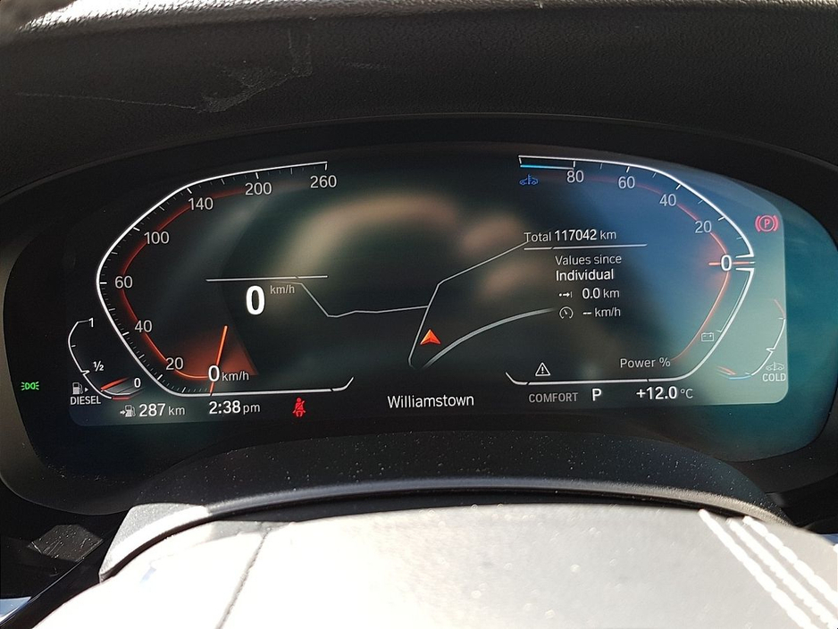 2023 BMW 5 Series - image 9