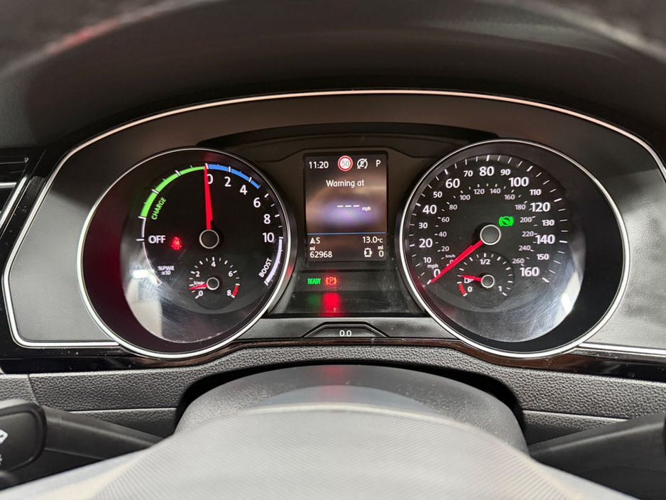 2022 Volkswagen Passat GTE S-A DSG €25,450