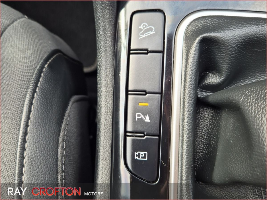 2022 Kia Sportage - image 17