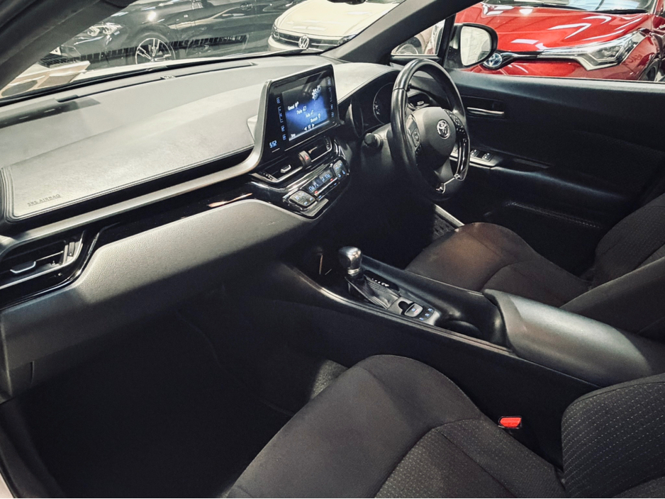 2018 Toyota C-HR - image 10