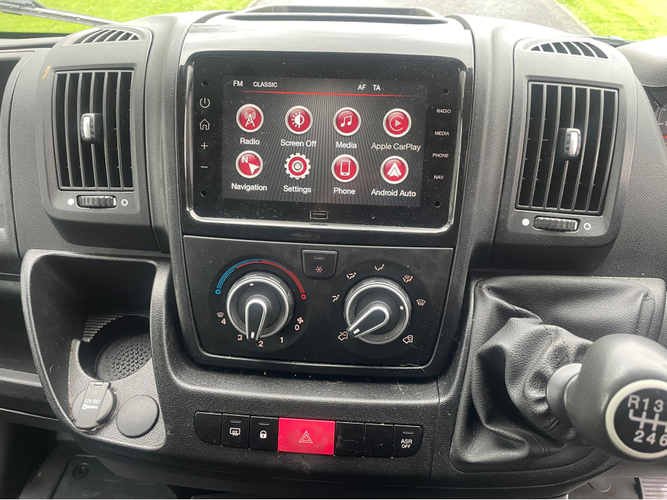 2023 Citroen Relay - image 8