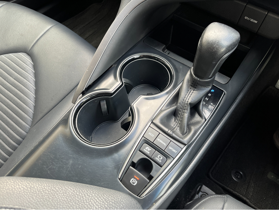 2019 Toyota Camry - image 16