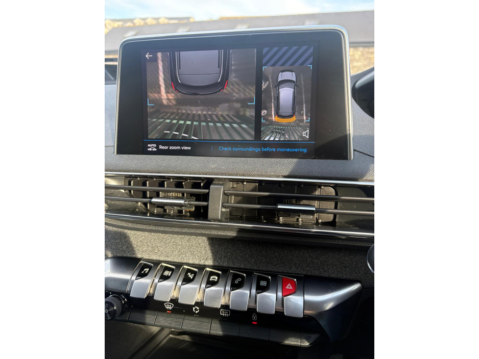 2019 Peugeot 3008 - image 13