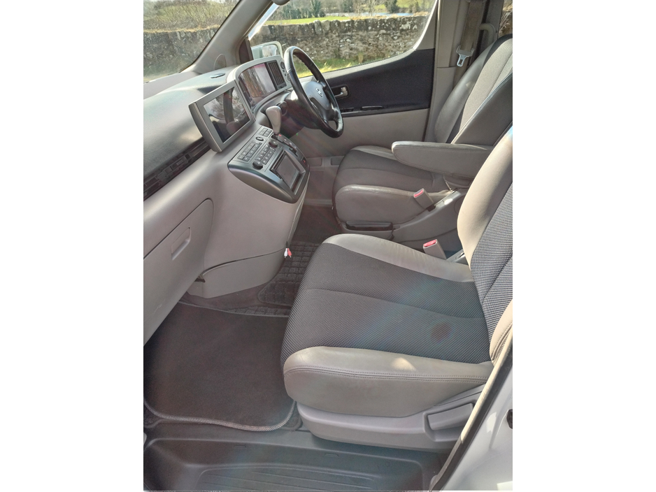 2003 Nissan Elgrand 2003 €4,950