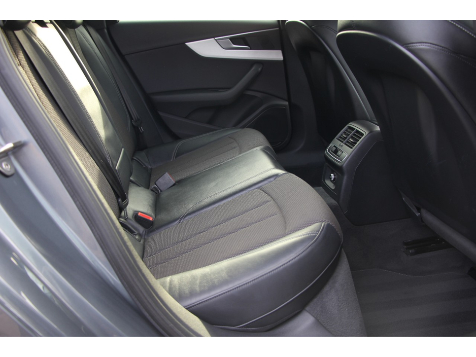 2016 Audi A4 - image 21