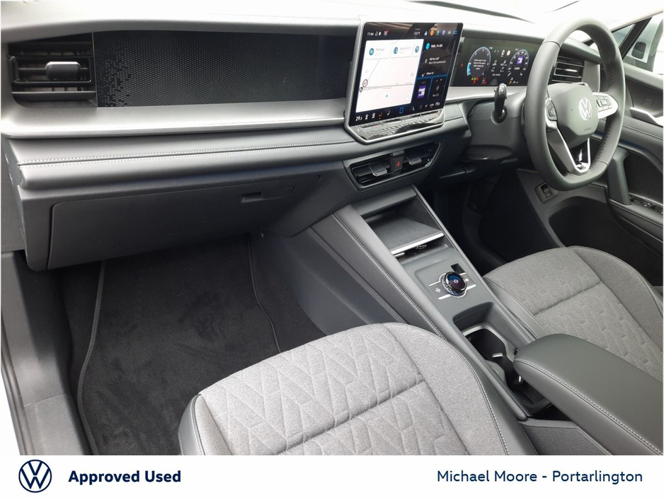 2026 Volkswagen Tayron - image 4