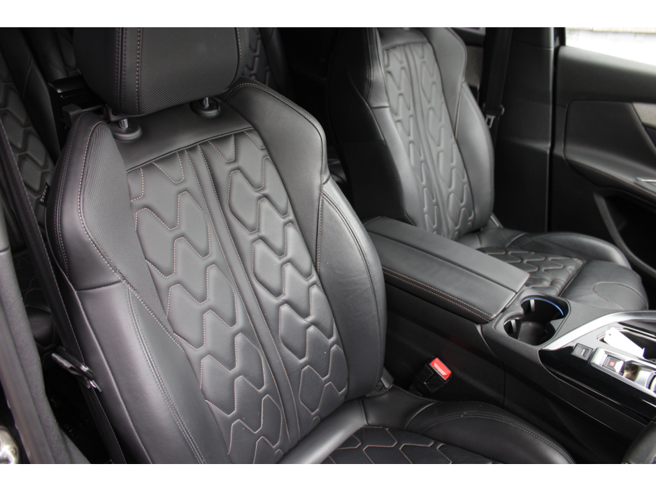 2018 Peugeot 5008 - image 11