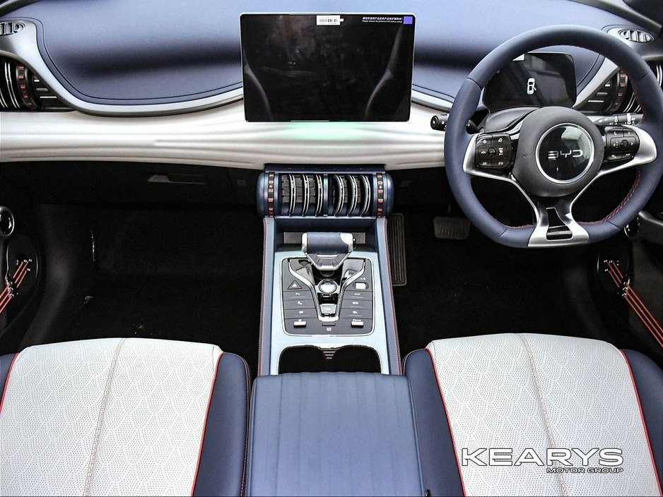 2025 BYD ATTO 3 - image 10