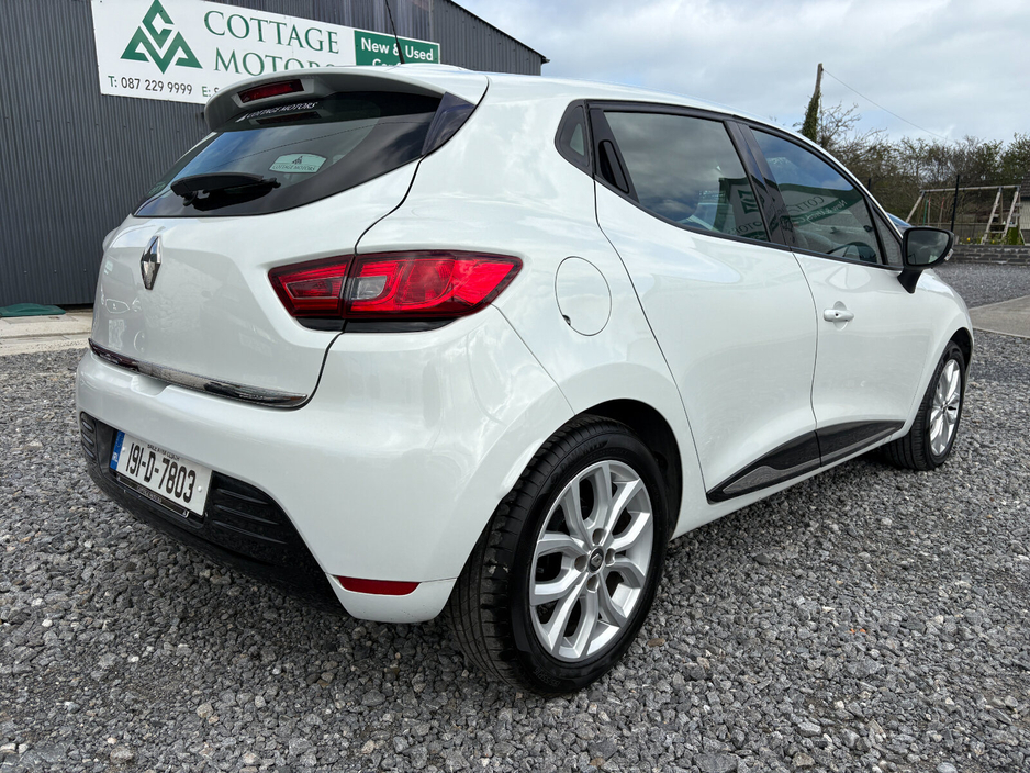 2019 Renault Clio - image 9