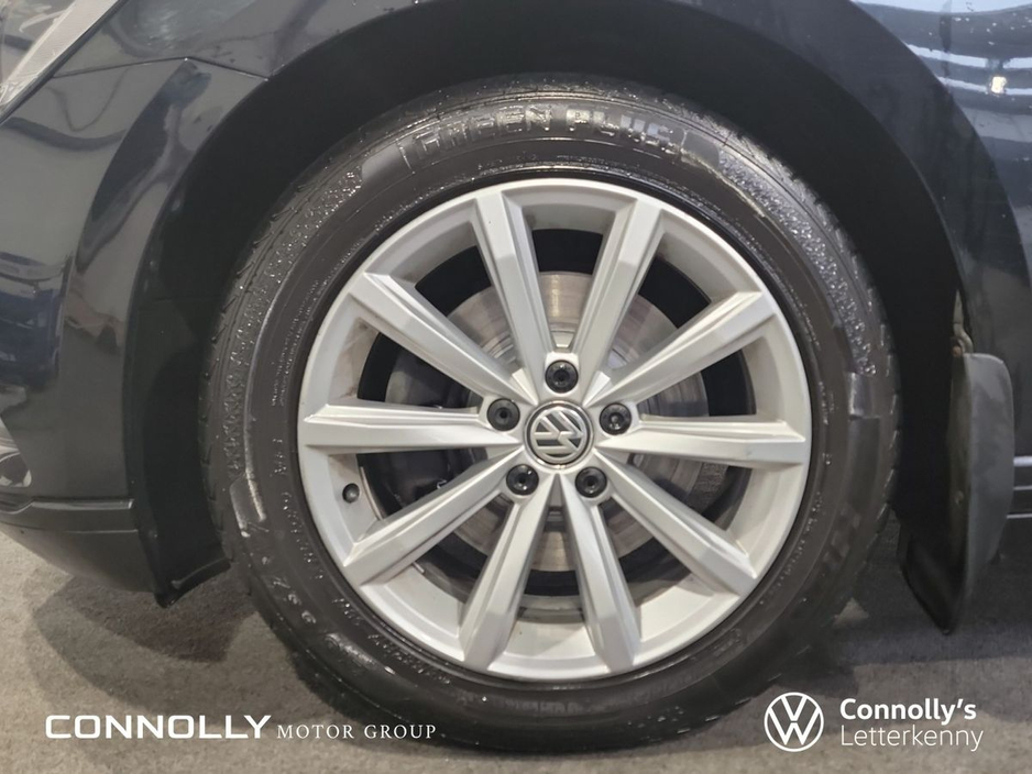 2019 Volkswagen Passat - image 7