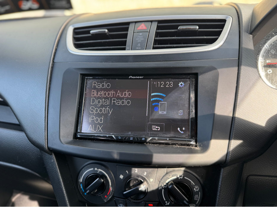 2014 Suzuki Swift - image 16