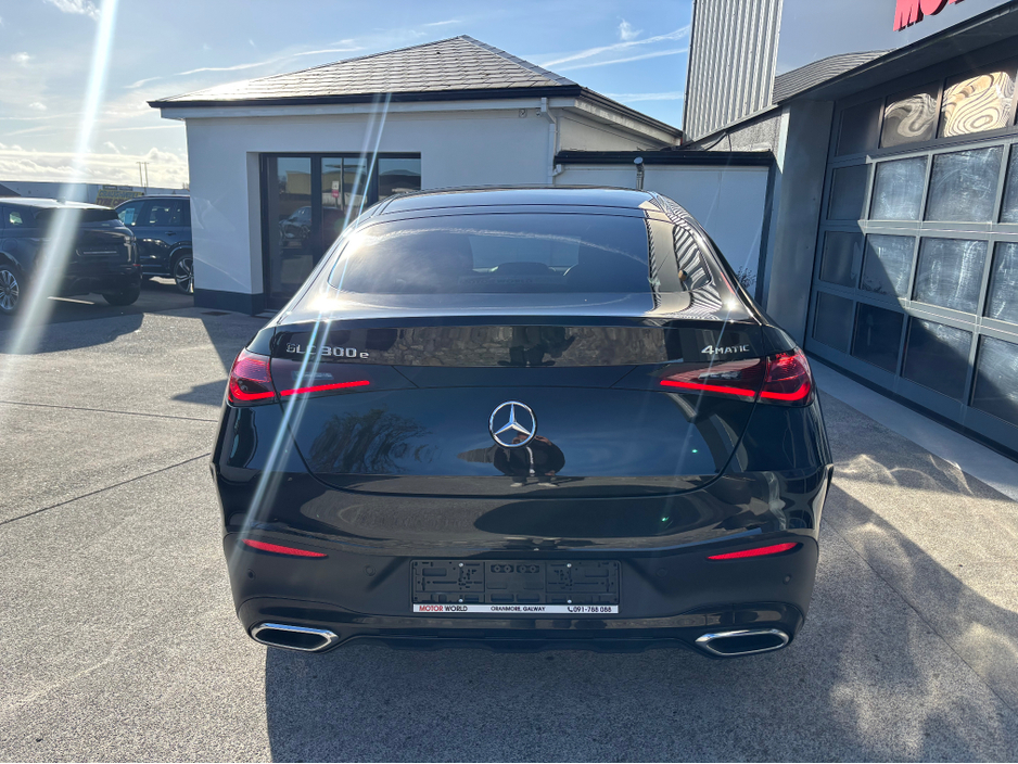 2024 Mercedes-Benz GLC Class - image 3