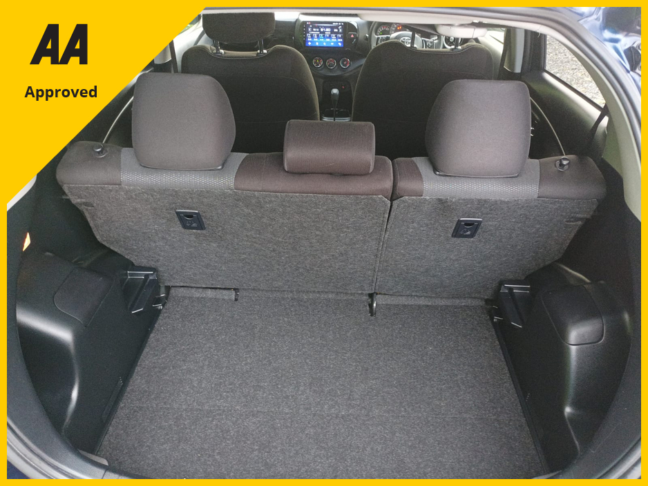 2020 Toyota Yaris - image 10