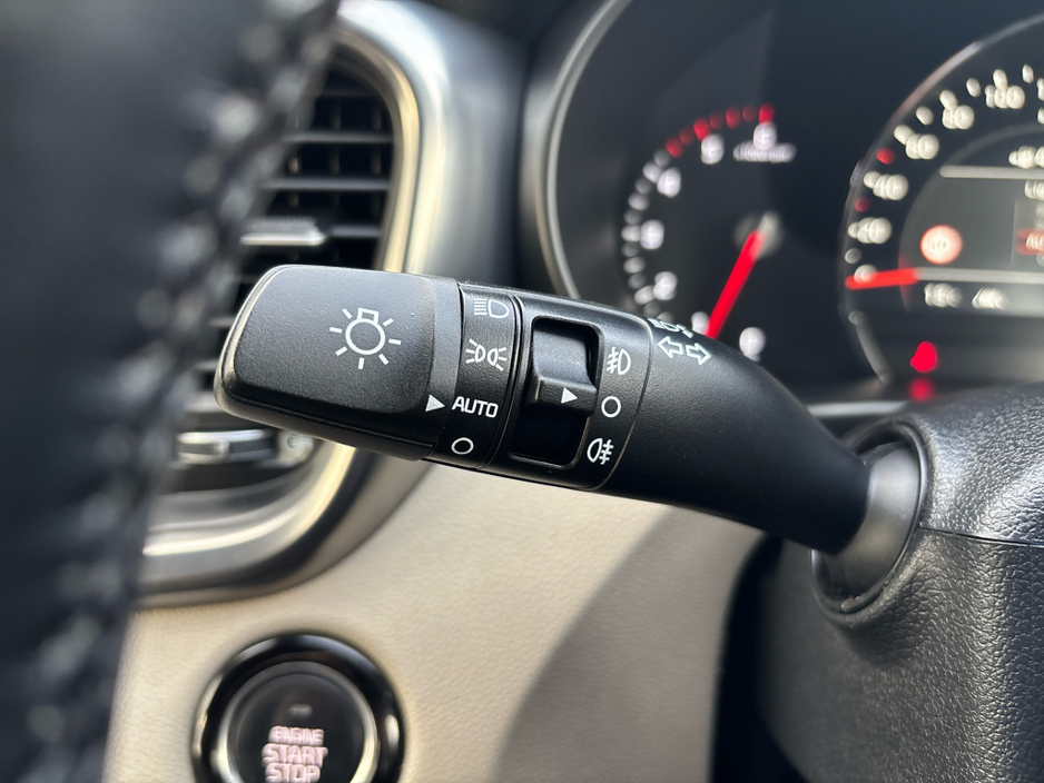 2019 Kia Sorento - image 15
