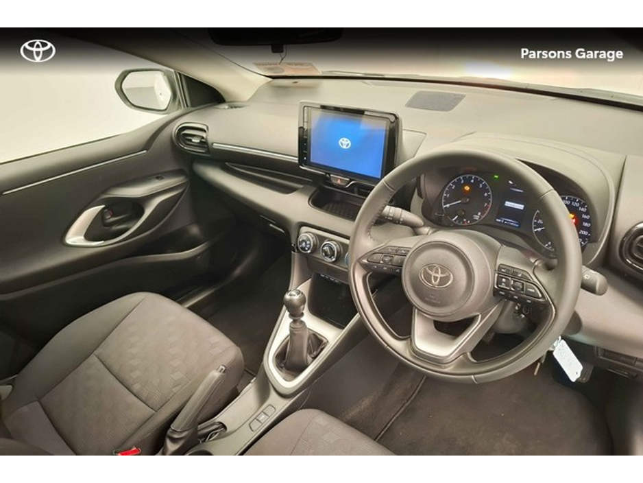 2024 Toyota Yaris - image 7