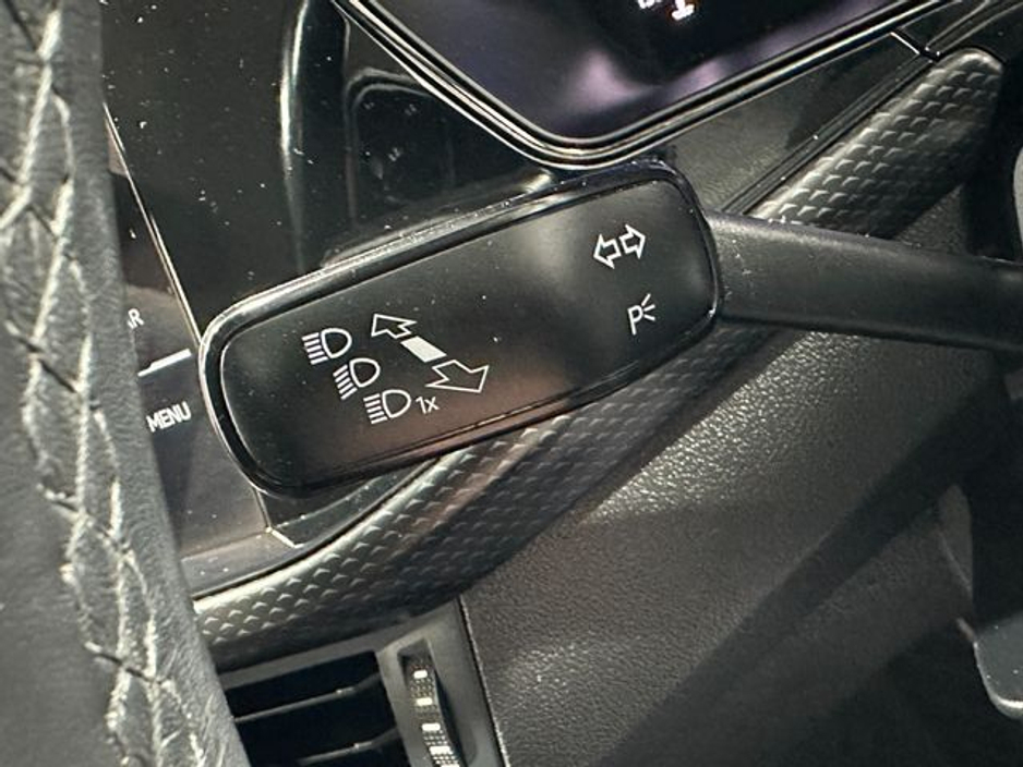 2023 Volkswagen T-Cross - image 15