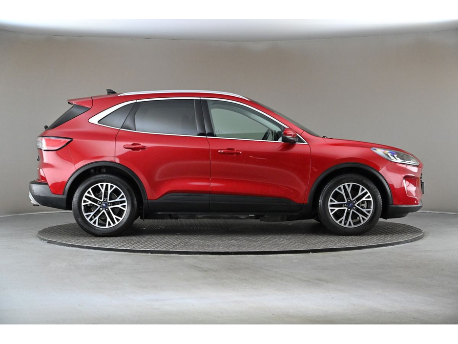 2020 Ford Kuga - image 11