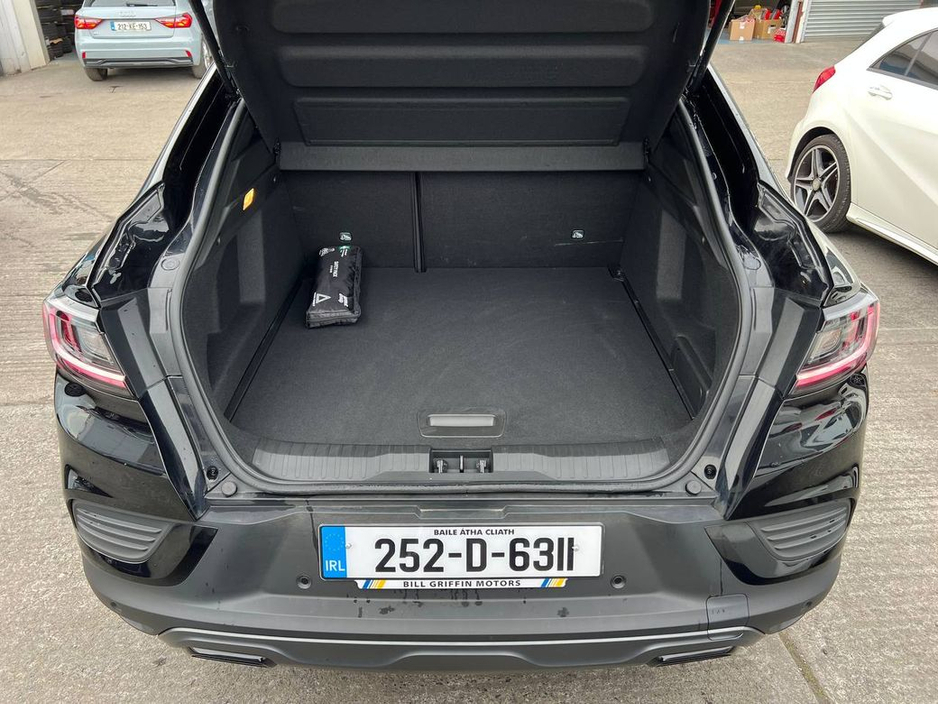 2025 Renault Arkana - image 13