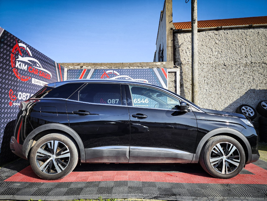 2023 Peugeot 3008 - image 9