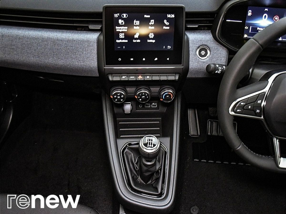 2025 Renault Clio - image 19