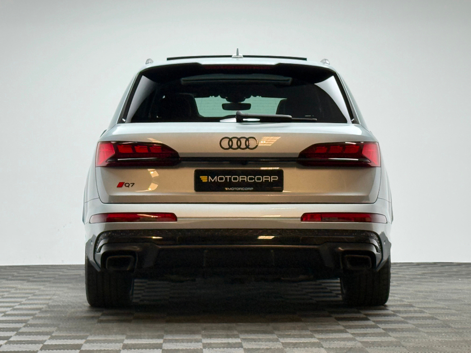 2024 Audi Q7 - image 6