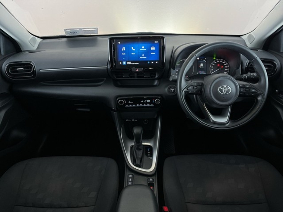 2025 Toyota Yaris HYBRID LUNA €26,950