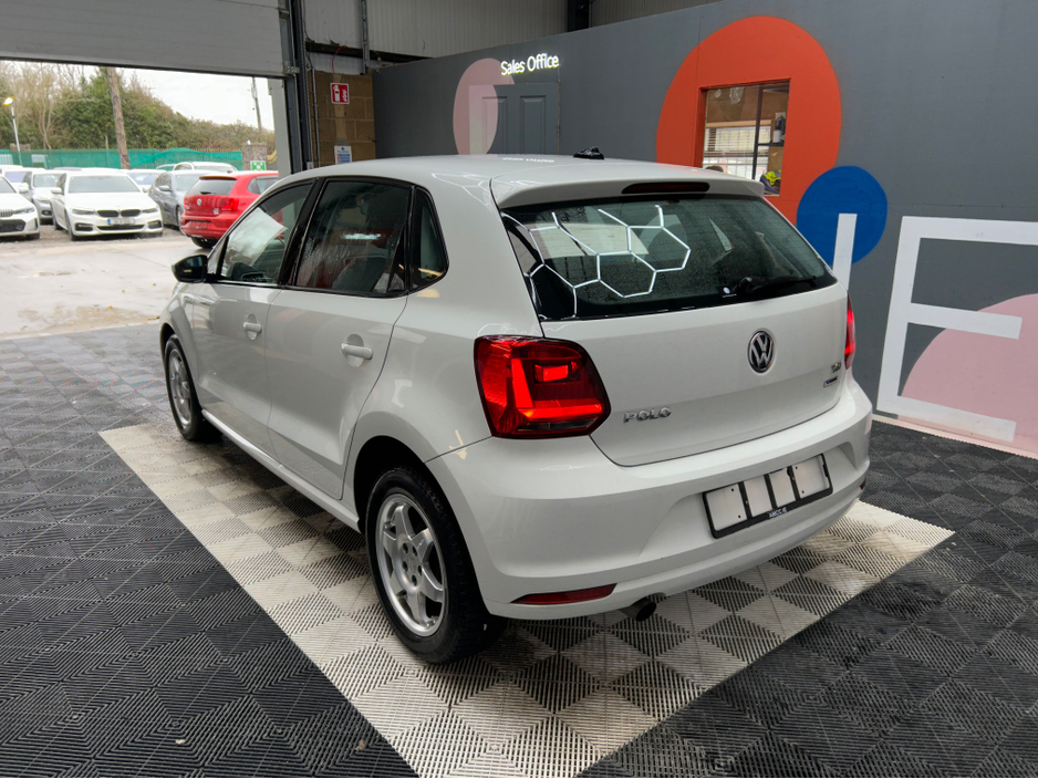 2017 Volkswagen Polo - image 3