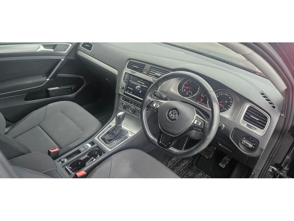 2017 Volkswagen Golf - image 28