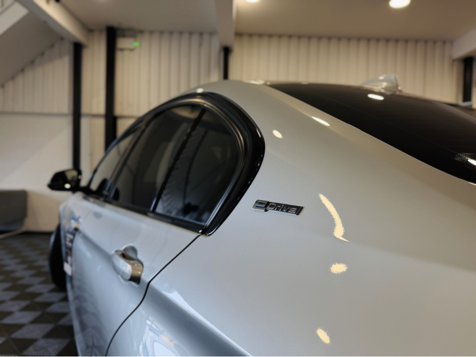 2018 BMW 3 Series - image 7